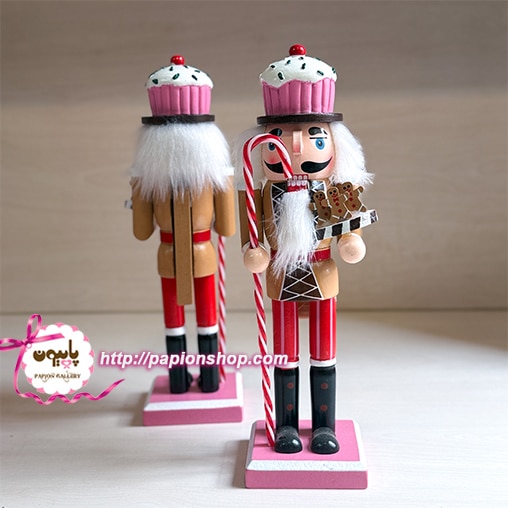 فندق شکن کریسمسی بزرگ طرح قناد کوکی به دست