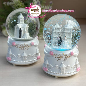 گوی فول موزیکال و چراغدار عاشقانه عروس و داماد سایز متوسط